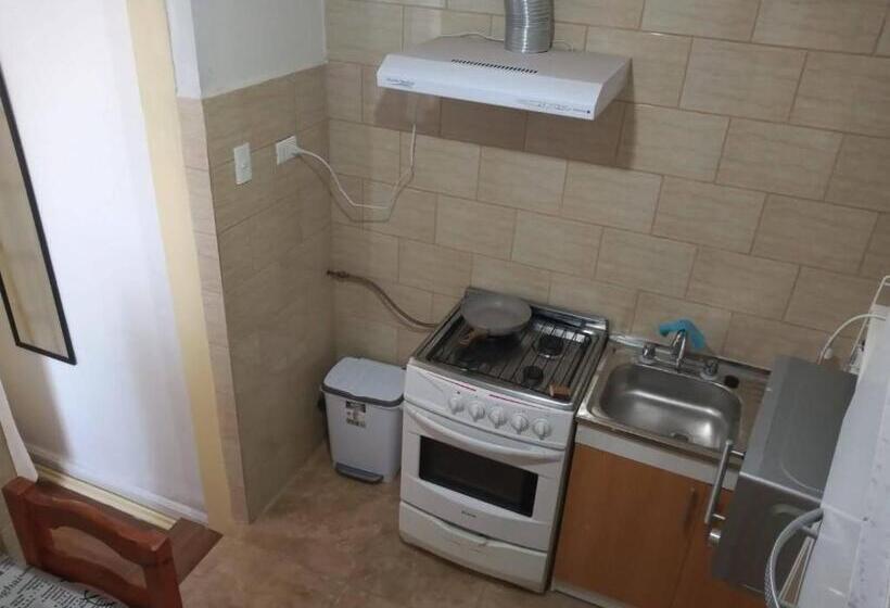 Quarto Classe Business, Hostal Estación Recreo