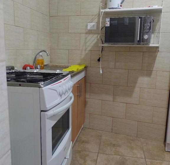 Quarto Classe Business, Hostal Estación Recreo