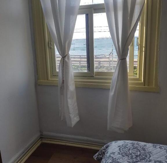 Quarto Classe Business, Hostal Estación Recreo