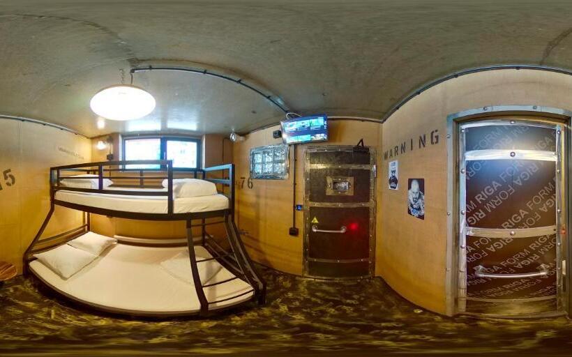 Pokój Standard Jednoosobowy, Hostel Prison