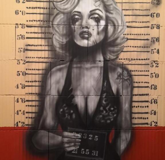 Pokój Ekonomiczny Jednoosobowy, Hostel Prison