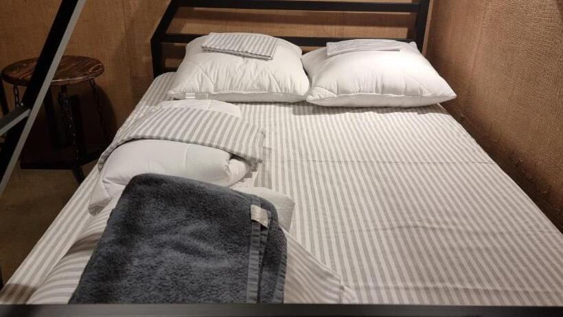 Pokój Trzyosobowy Comfort, Hostel Prison