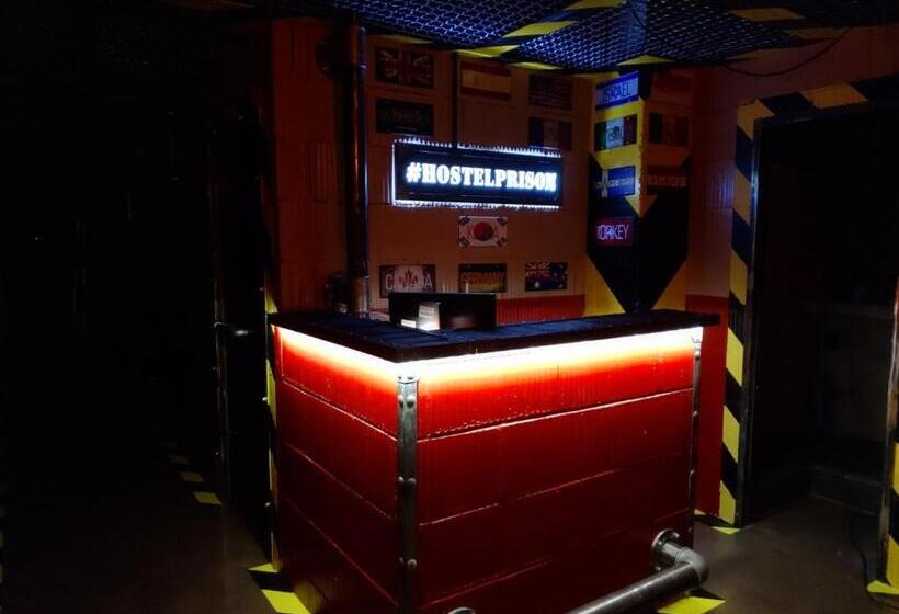 Pokój Ekonomiczny Jednoosobowy, Hostel Prison