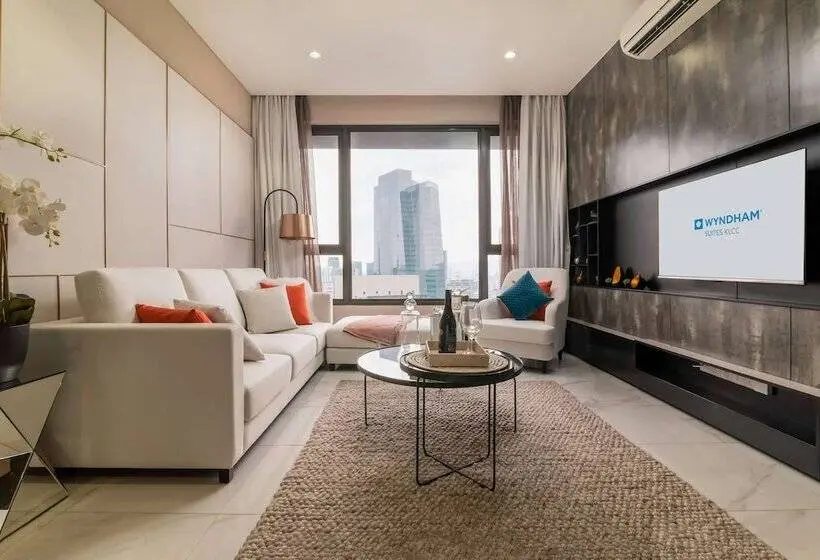 Duplex-sviitti, Wyndham Suites Klcc
