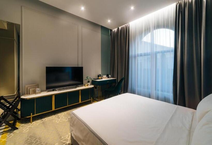 اتاق لوکس, Arn Boutique