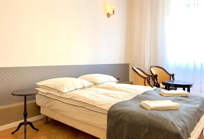 Четырехместный Номер Deluxe, Hôtel D’artiste