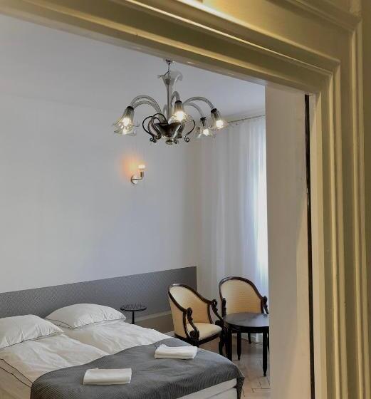 Четырехместный Номер Deluxe, Hôtel D’artiste