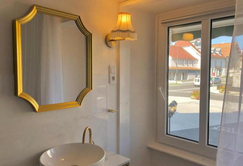 Номер Стандарт, Hôtel D’artiste