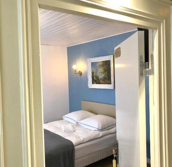 Номер Стандарт, Hôtel D’artiste