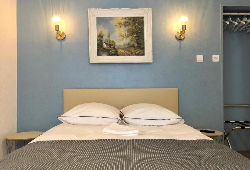 Номер Стандарт, Hôtel D’artiste