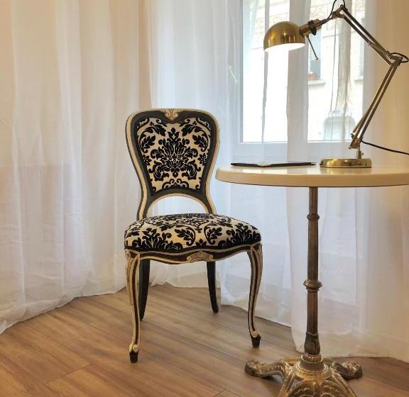 Номер Стандарт, Hôtel D’artiste