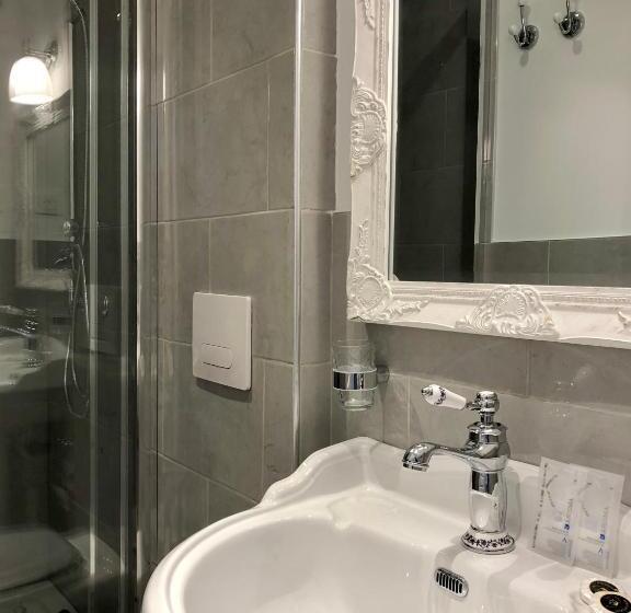 Люкс 2 Спальни, Hôtel D’artiste