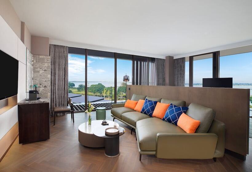 Номер Премиум Вид на Сад, Indigo Suzhou Yangcheng Lake, An Ihg