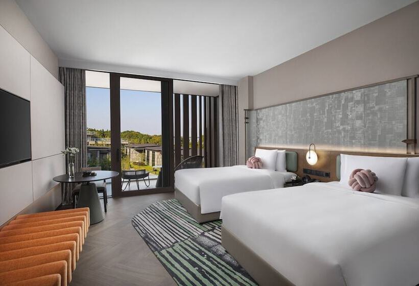 Номер Премиум Вид на Сад, Indigo Suzhou Yangcheng Lake, An Ihg