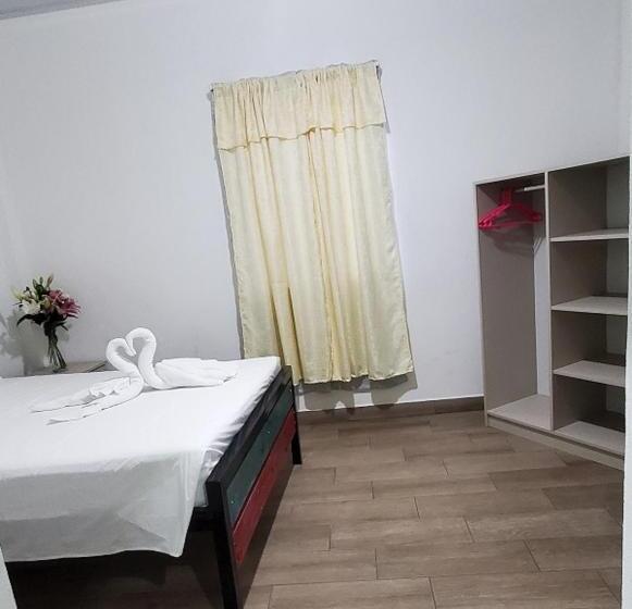 エコノミールーム, La Castella