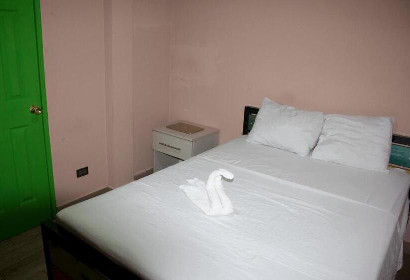 エコノミー4人部屋, La Castella