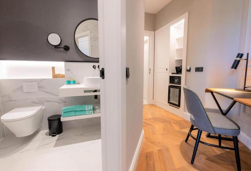 سوییت جونیور, L&h Gran Via Valencia