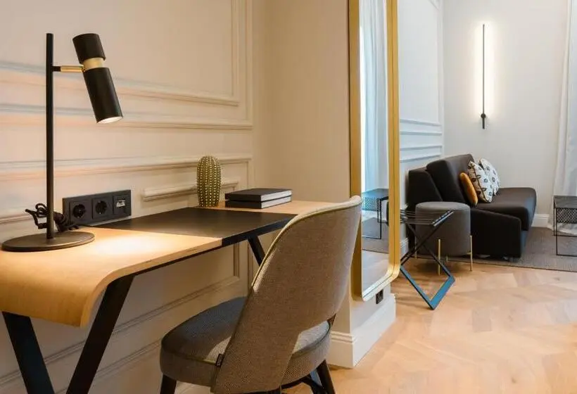 سوییت جونیور, L&h Gran Via Valencia