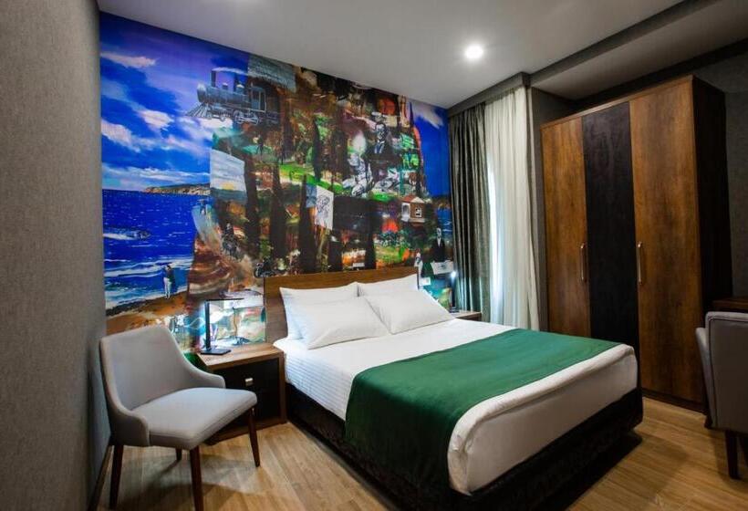 اتاق اکونومی, Theory