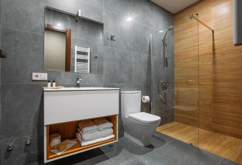 سوییت اجرایی, Theory