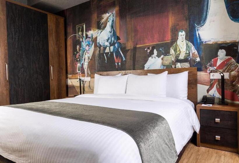 سوییت اجرایی, Theory