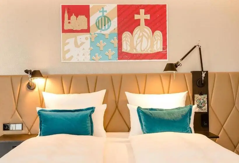 キングサイズベッドのスタンダードルーム, Motel One Aachen