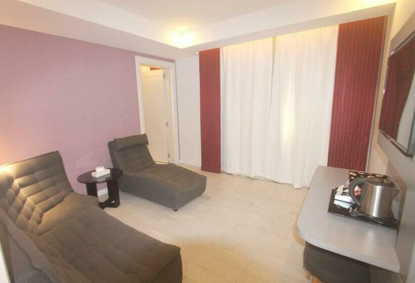 Люкс 2 Спальни, شركة الصنوبرة الفندقية فندق منازلي الخزامى