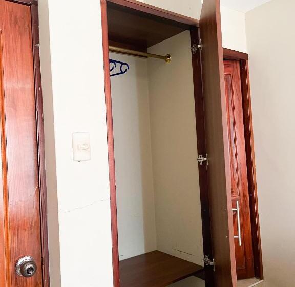 스탠다드 룸, Luz De Aurora