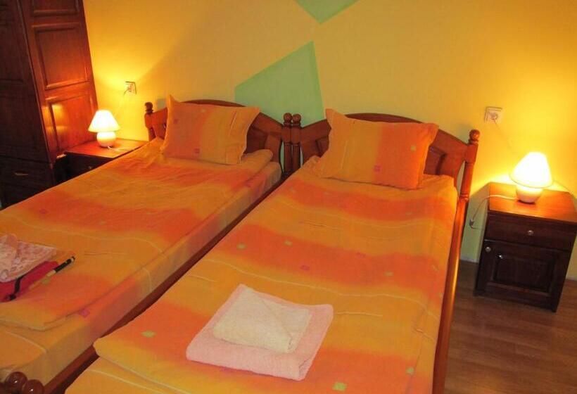 Номер Стандарт Вид на Горы, Pri Orehite Guesthouse