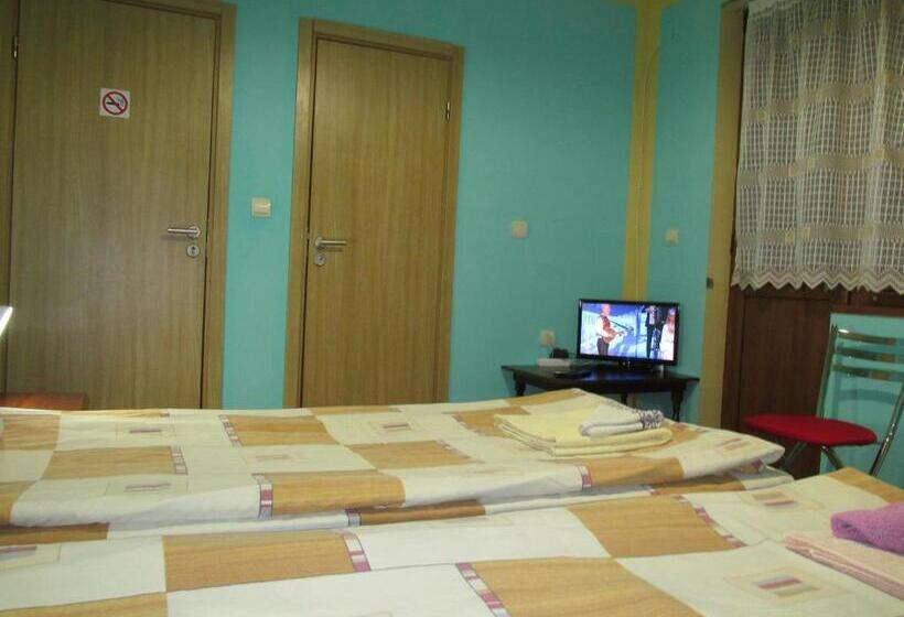 Номер Стандартный с Видом, Pri Orehite Guesthouse