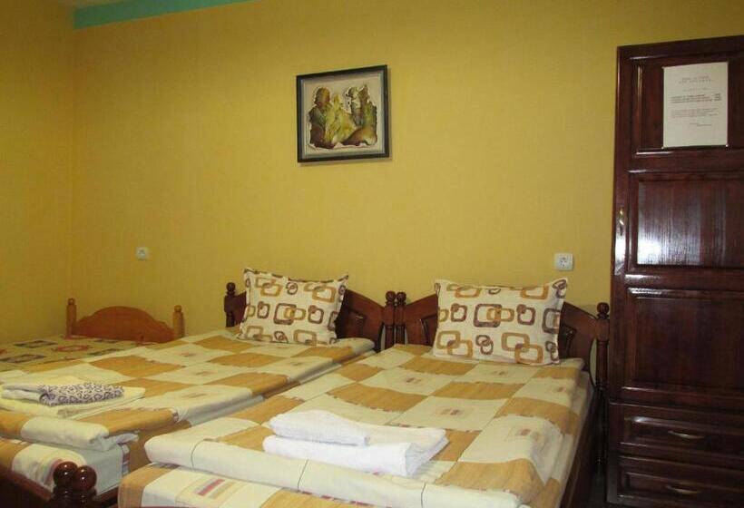 Номер Стандарт Вид на Горы, Pri Orehite Guesthouse