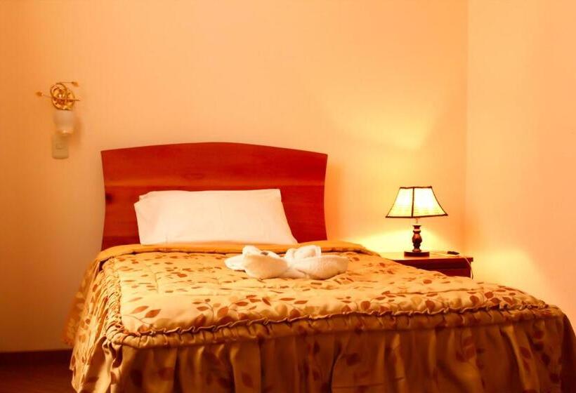 标准单人间, Conquistador