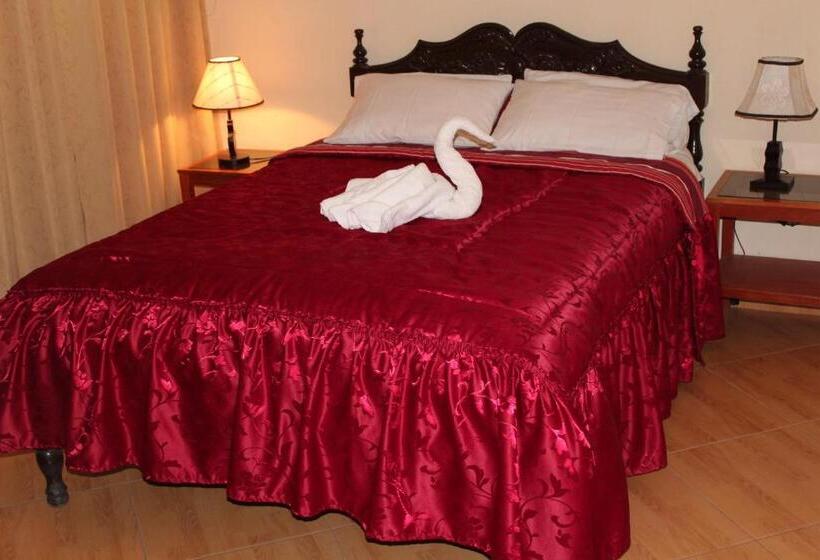 带大床的标准间, Conquistador