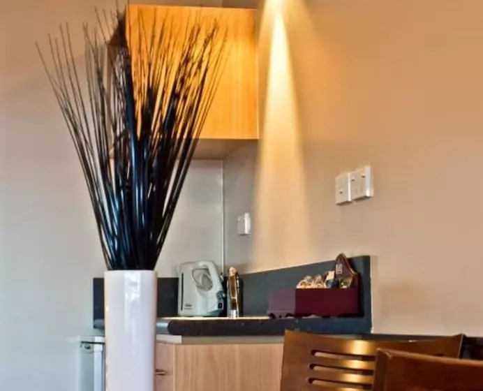 Standard-studio, Broadway Motel