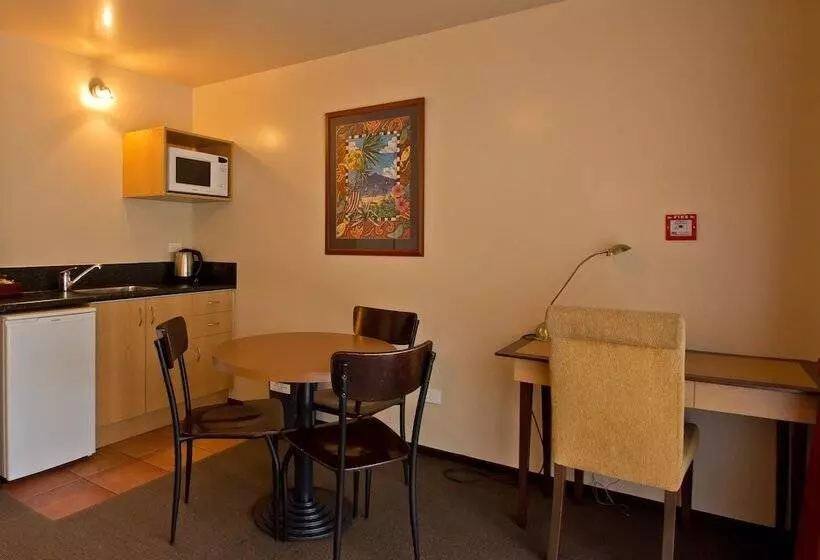 Executive-studio, Broadway Motel