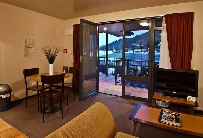 Executive-studio, Broadway Motel