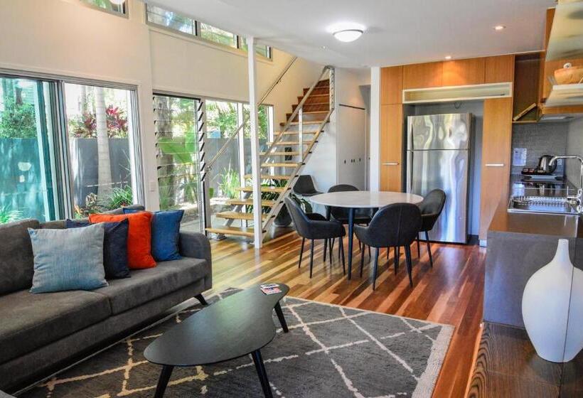 ２ベッドルームハウス, East On Byron