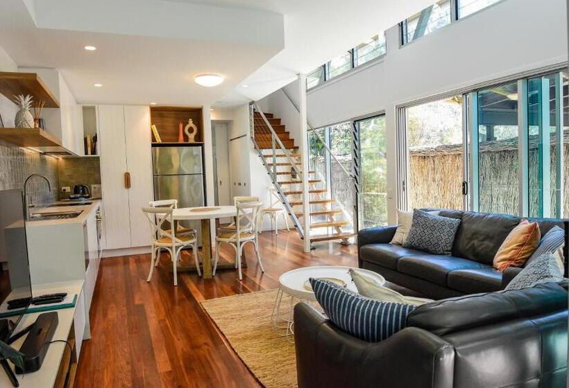 ２ベッドルームハウス, East On Byron