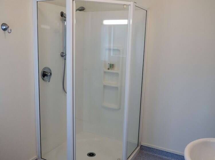 豪华工作室, Bk S Pioneer Motel