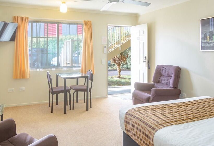 豪华工作室, Bk S Pioneer Motel