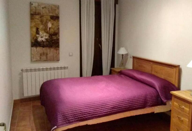 침실 3개 아파트, Palacio Del Obispo