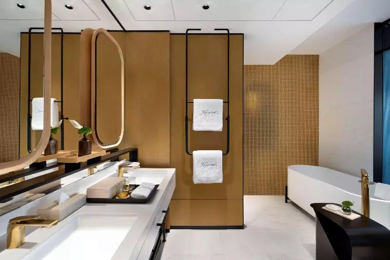 سوییت جونیور کلاب, Renaissance Zurich Tower