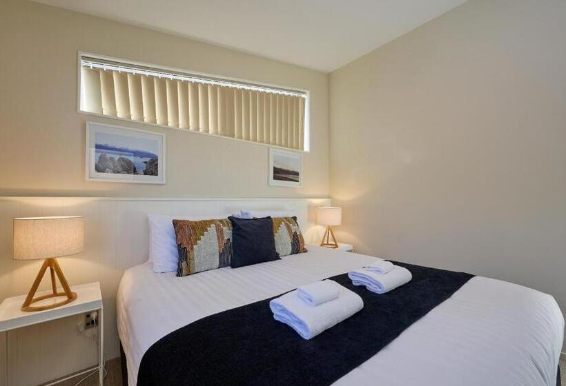 2 Bedroom Apartment with Views, Kaikoura Waterfront Apartments