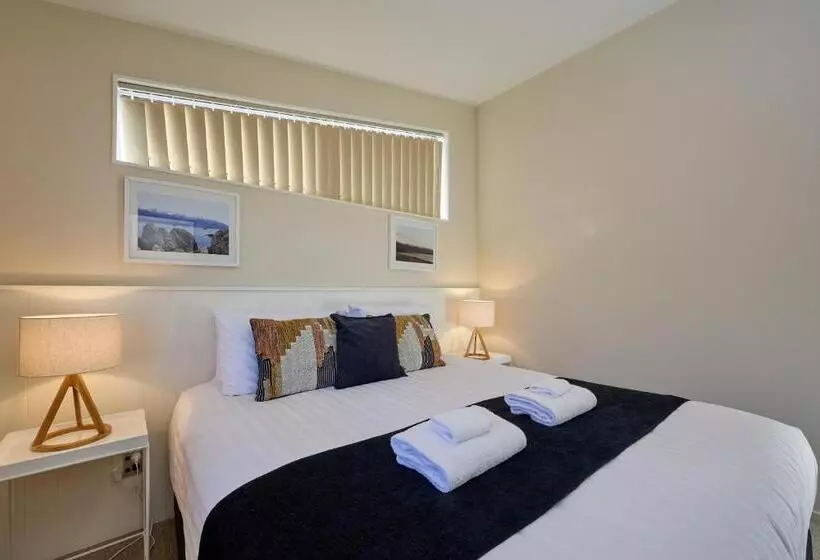 2 Bedroom Apartment with Views, Kaikoura Waterfront Apartments