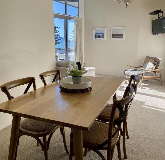 2 Bedroom Apartment with Views, Kaikoura Waterfront Apartments