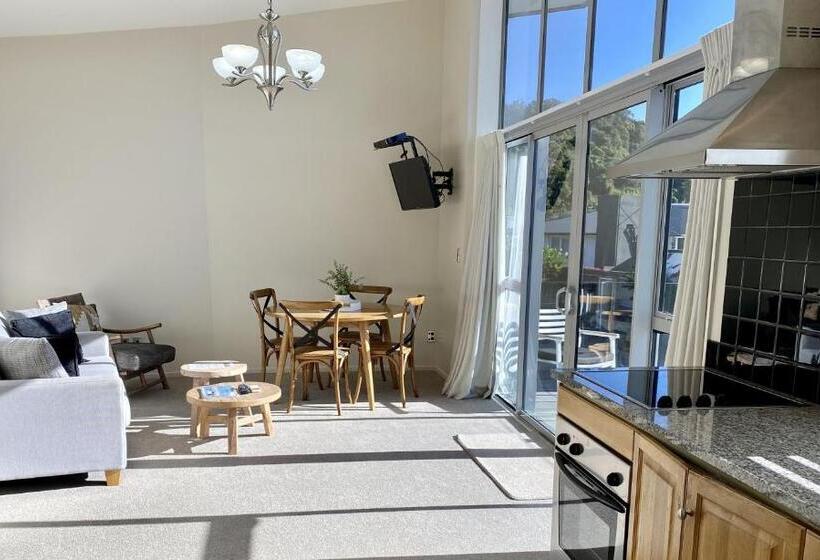 2 Bedroom Apartment with Views, Kaikoura Waterfront Apartments