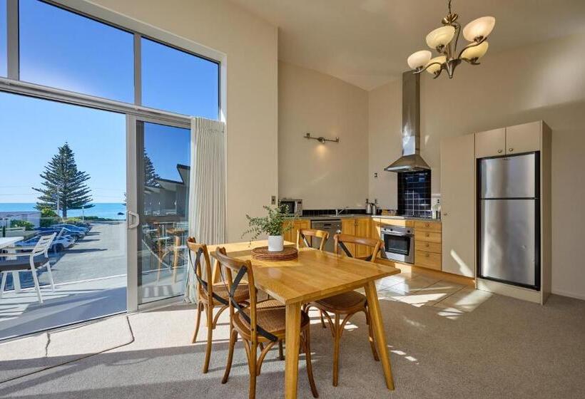 2 Bedroom Apartment with Views, Kaikoura Waterfront Apartments