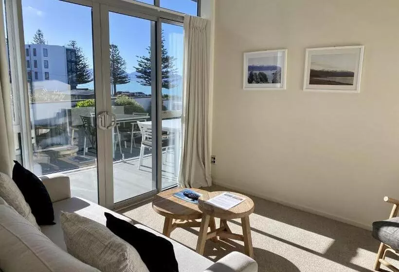 2 Bedroom Apartment with Views, Kaikoura Waterfront Apartments