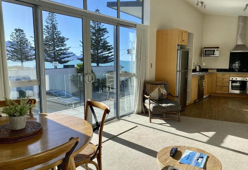 2 Bedroom Apartment with Views, Kaikoura Waterfront Apartments