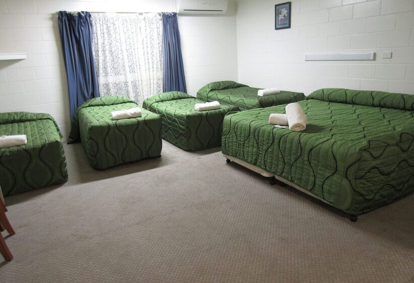 Семейный Номер, The Park Motel